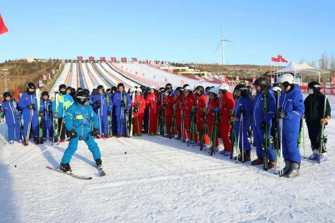 河北2025年将新增100万冰雪“持证”群体 赛事活动超1000场(图1)