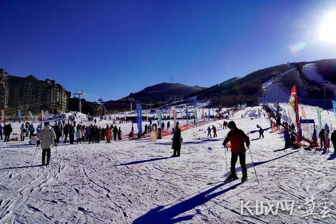 河北2025年将新增100万冰雪“持证”群体 赛事活动超1000场(图2)