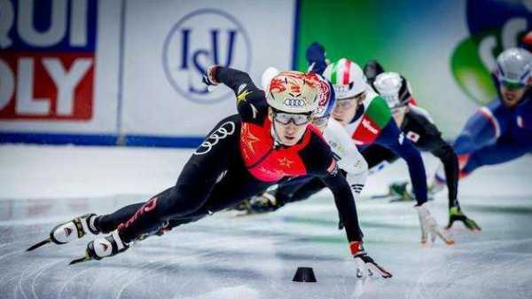 焦作市民 大众冰雪欢乐季多项运动适合你