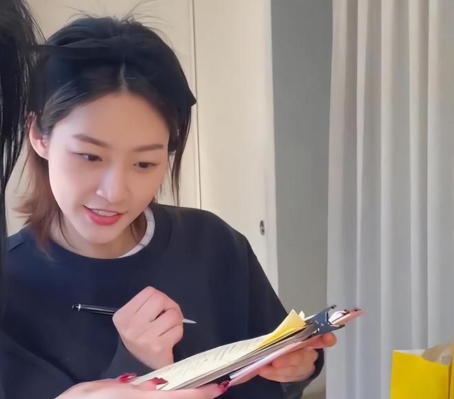 金秀贤塌房别心碎!韩国十大零丑闻男星：颜值人品皆在线入股不亏(图2)