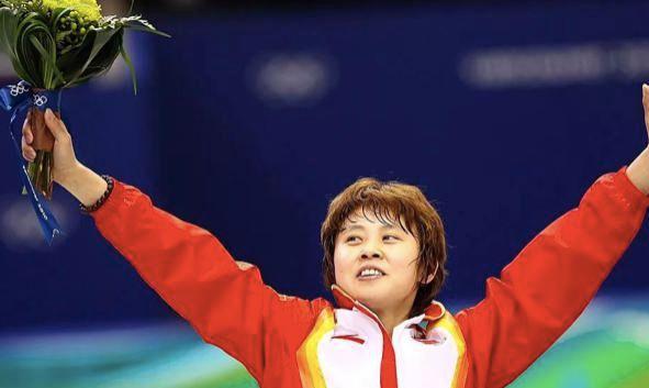 离开国家队14年再看王濛现状明白了当初李琰对她评价有多中肯(图11)
