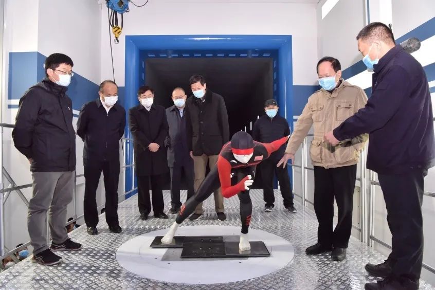 在夏日里品味冰雪运动的快乐 冬季项目扎根辽宁校园