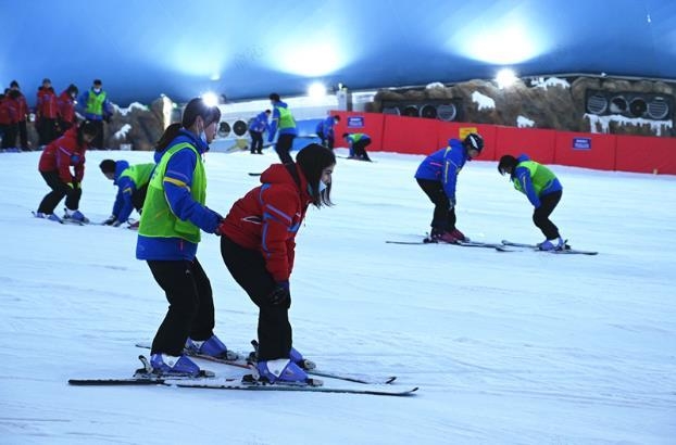 冰雪运动在青岛“火”出圈 让冷资源持续释放热效应