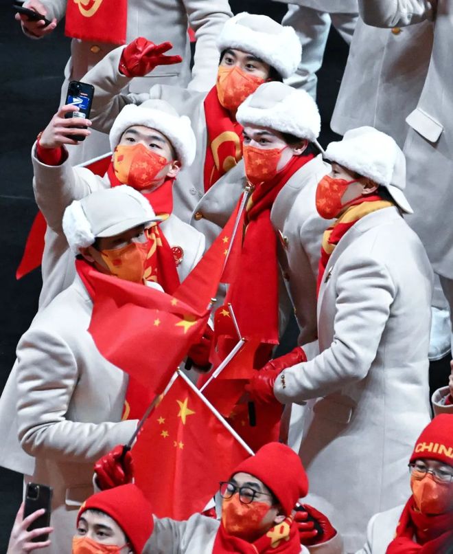 冬梦飞扬 看不腻！中国选手这颜值藏不住啊！(图3)