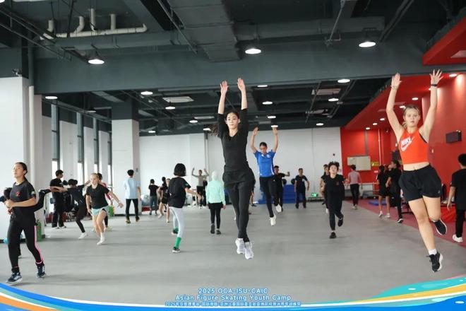 托举明日之星 共筑冰上梦想︱亚洲花样滑冰青年训练营在哈尔滨圆满落幕(图2)
